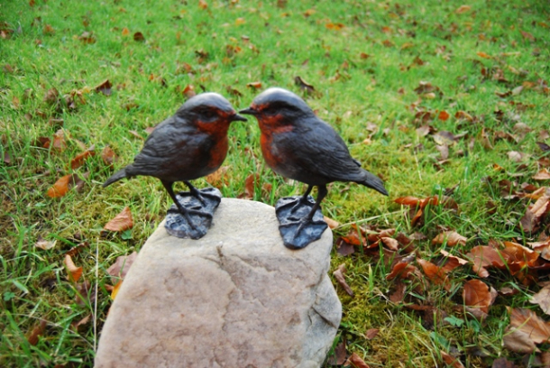 Robins The Kiss